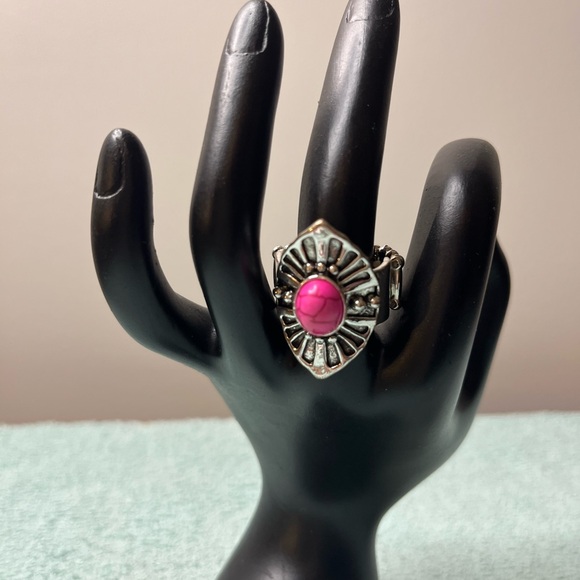 Large Ring - Picture 3 of 4